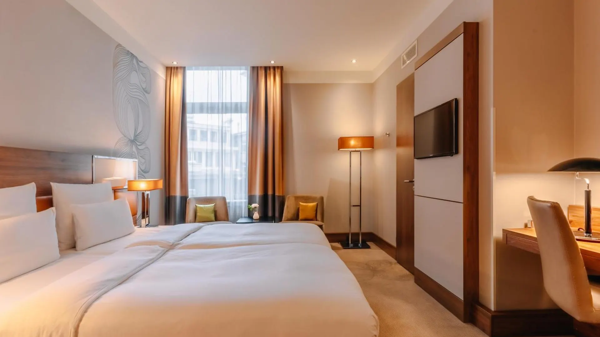 Reichshof Hotel Amburgo 4*,
